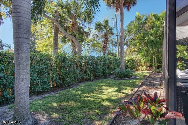 768 96th AVE N, Naples, FL 34108