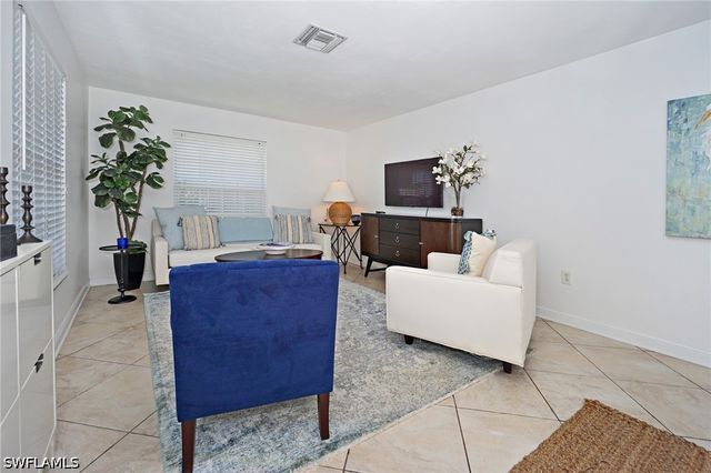 768 96th AVE N, Naples, FL 34108