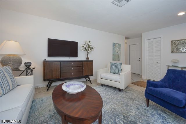 768 96th AVE N, Naples, FL 34108