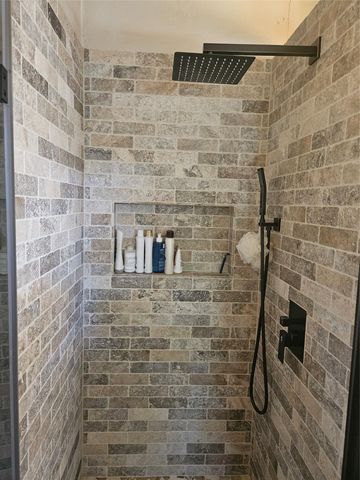 1003 Gilmore ST, Taylor, TX 76574