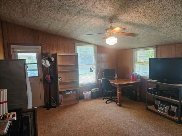 1003 Gilmore ST, Taylor, TX 76574