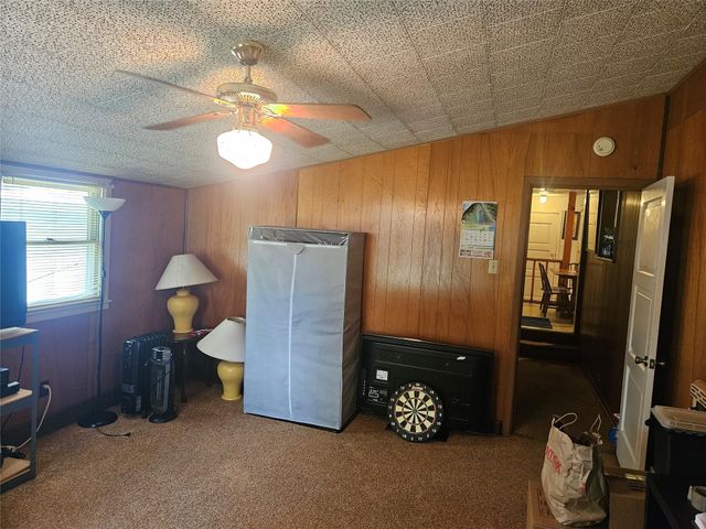 1003 Gilmore ST, Taylor, TX 76574