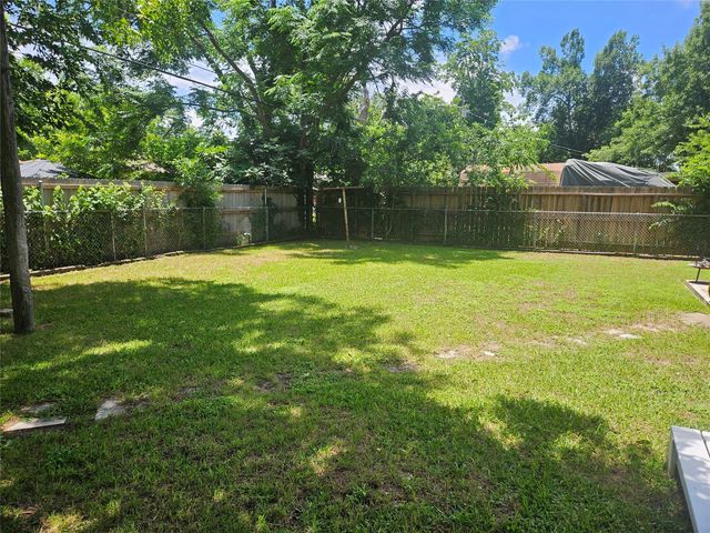 1003 Gilmore ST, Taylor, TX 76574