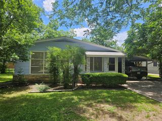 1003 Gilmore ST, Taylor, TX 76574