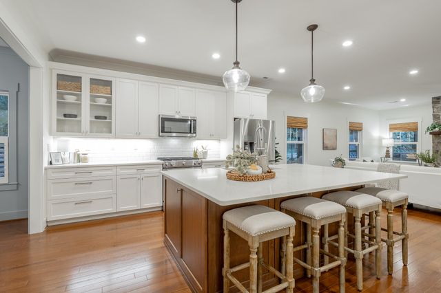 3680 Wilson Avenue, Signal Mountain, TN 37377