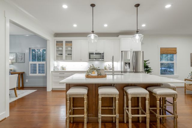 3680 Wilson Avenue, Signal Mountain, TN 37377