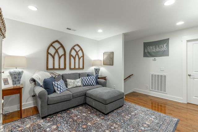 3680 Wilson Avenue, Signal Mountain, TN 37377