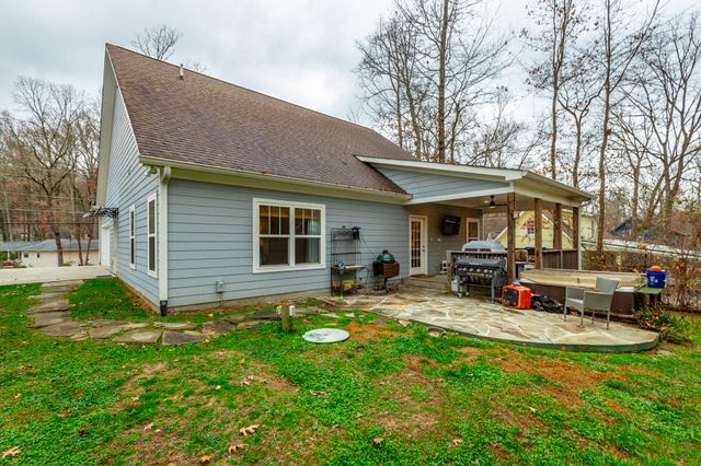 3680 Wilson Avenue, Signal Mountain, TN 37377