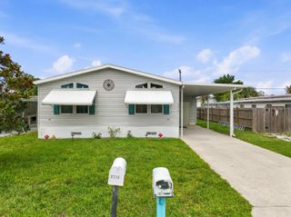 8355 SE Wren Avenue, Hobe Sound, FL 33455