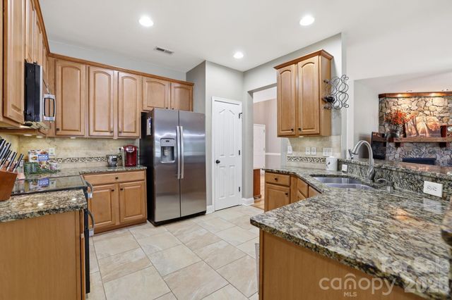 9118 Spratt Lane, Waxhaw, NC 28173