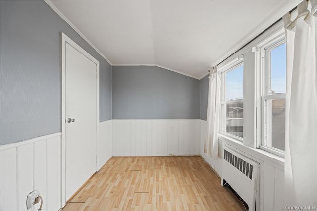 96 Warwick Road, Island Park, NY 11558