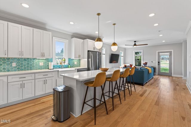 213 Lincoln Court, Raleigh, NC 27610