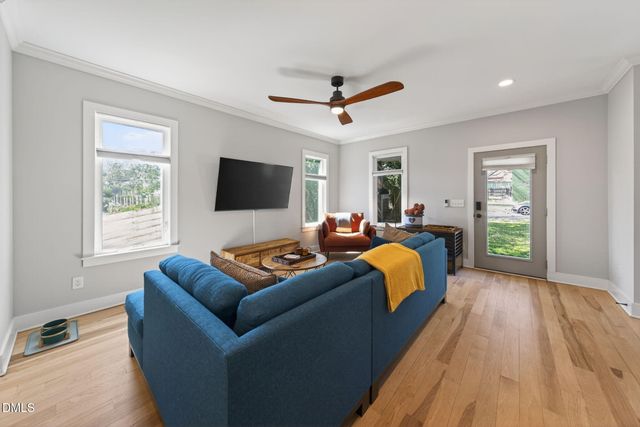 213 Lincoln Court, Raleigh, NC 27610