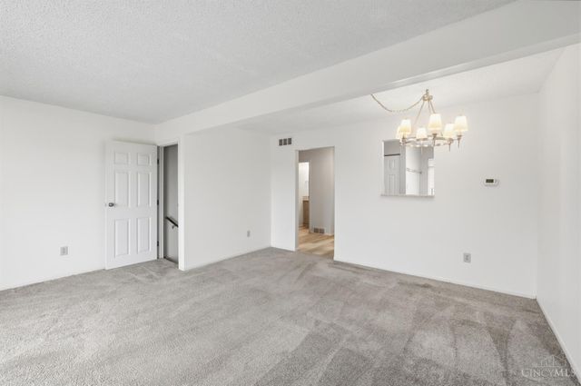 5196 Putters Circle, West Chester, OH 45069