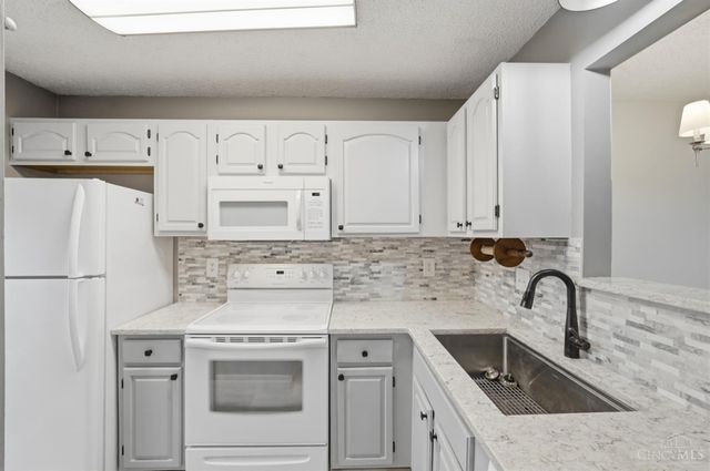 5196 Putters Circle, West Chester, OH 45069