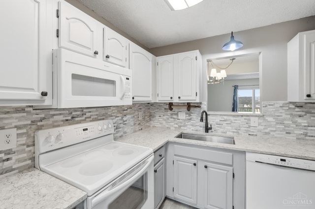 5196 Putters Circle, West Chester, OH 45069