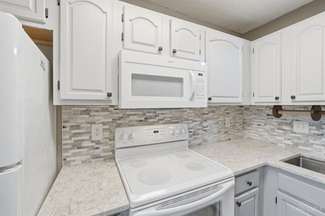 5196 Putters Circle, West Chester, OH 45069