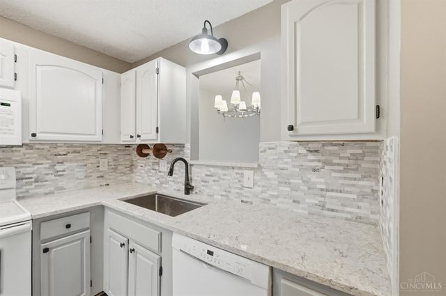 5196 Putters Circle, West Chester, OH 45069