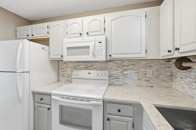 5196 Putters Circle, West Chester, OH 45069