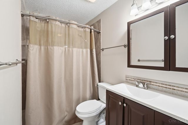 5196 Putters Circle, West Chester, OH 45069