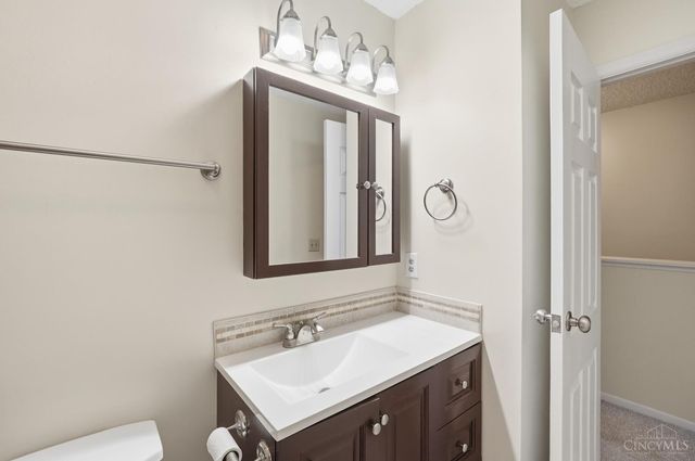 5196 Putters Circle, West Chester, OH 45069