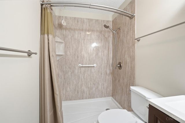 5196 Putters Circle, West Chester, OH 45069