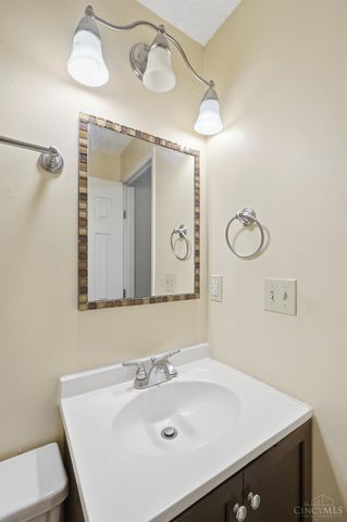 5196 Putters Circle, West Chester, OH 45069