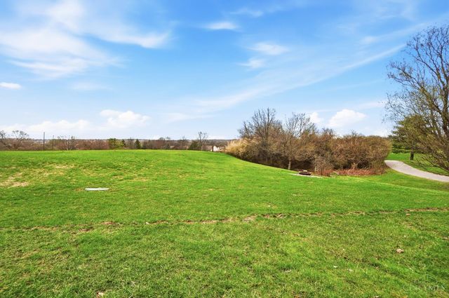 5196 Putters Circle, West Chester, OH 45069