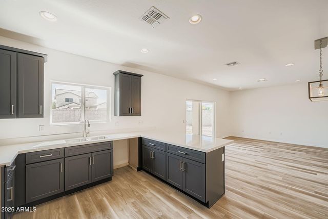 5515 S 11TH Avenue, Phoenix, AZ 85041