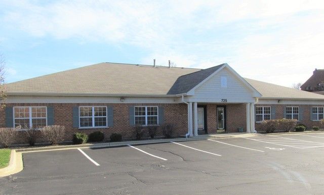 725 E Irving Park Road, Roselle, IL 60172