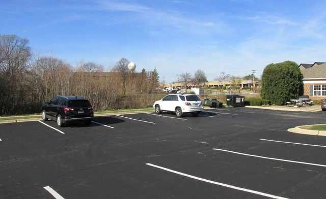 725 E Irving Park Road, Roselle, IL 60172