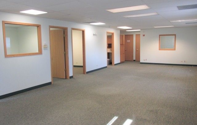 725 E Irving Park Road, Roselle, IL 60172