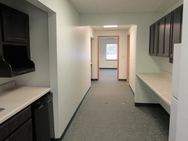 725 E Irving Park Road, Roselle, IL 60172