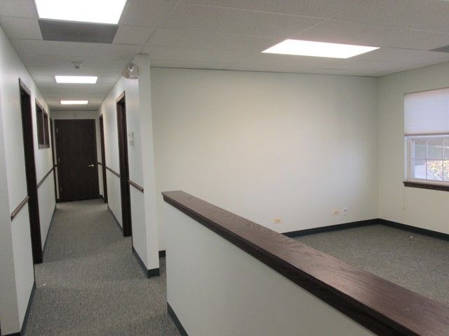 725 E Irving Park Road, Roselle, IL 60172