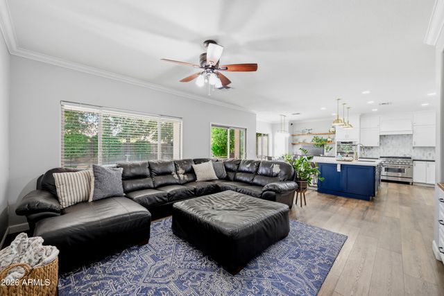 957 E CHELSEA Drive, San Tan Valley, AZ 85140