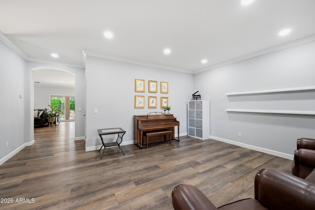 Image 3 of property listing at 957 E CHELSEA Drive, San Tan Valley, AZ 85140