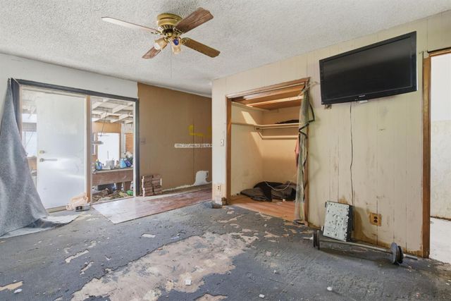 1823 W Acacia St, Stockton, CA 95203
