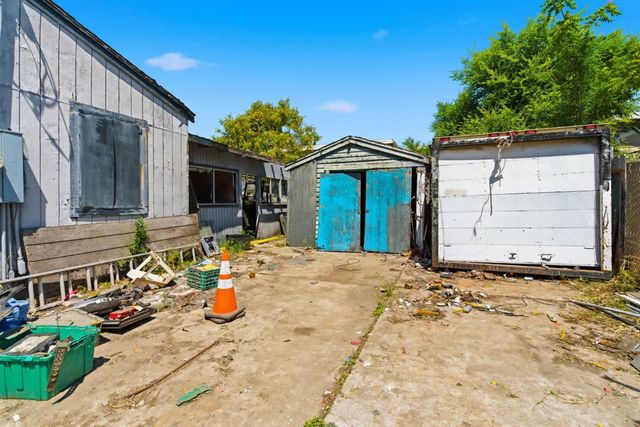 1823 W Acacia St, Stockton, CA 95203