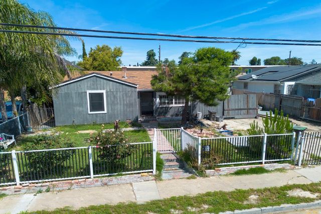 1823 W Acacia St, Stockton, CA 95203