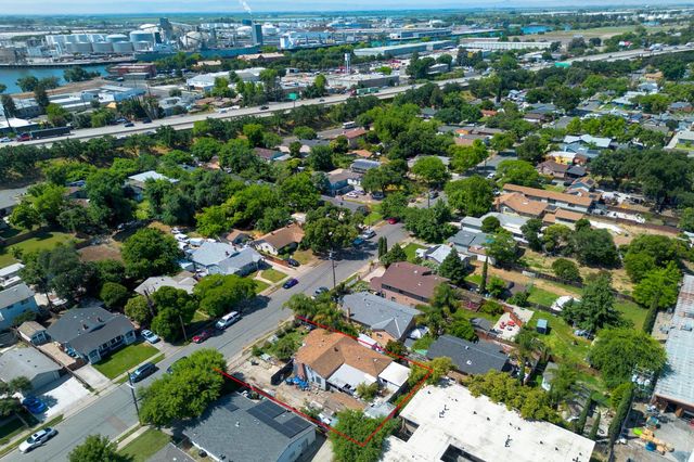 1823 W Acacia St, Stockton, CA 95203