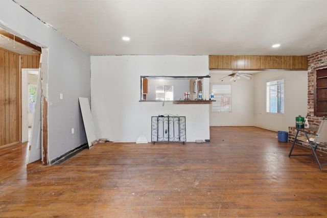 1823 W Acacia St, Stockton, CA 95203