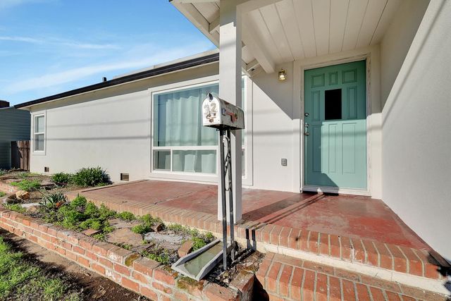 32 Triplett Way, Marysville, CA 95901