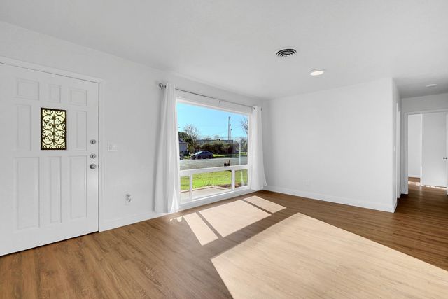 32 Triplett Way, Marysville, CA 95901