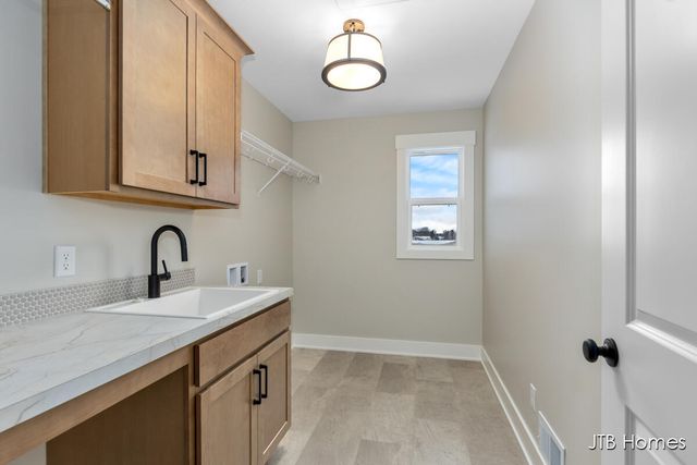 10487 Poppy Lane, Allendale, MI 49401