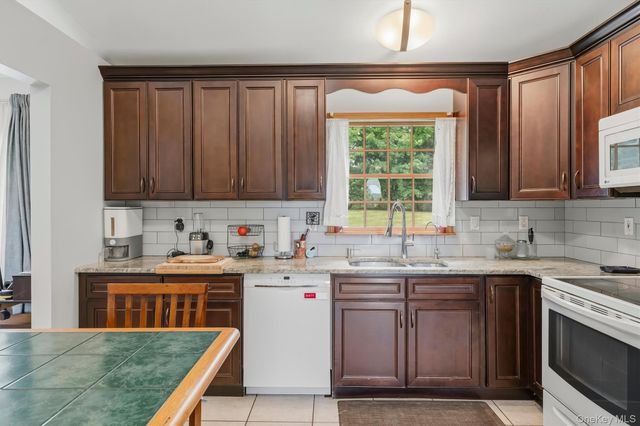 318 Beattie Road, Washingtonville, NY 10992
