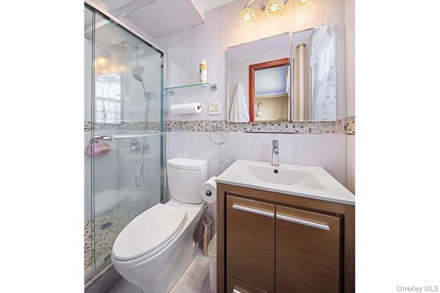 61-35 98th street 15E, Rego Park, NY 11374