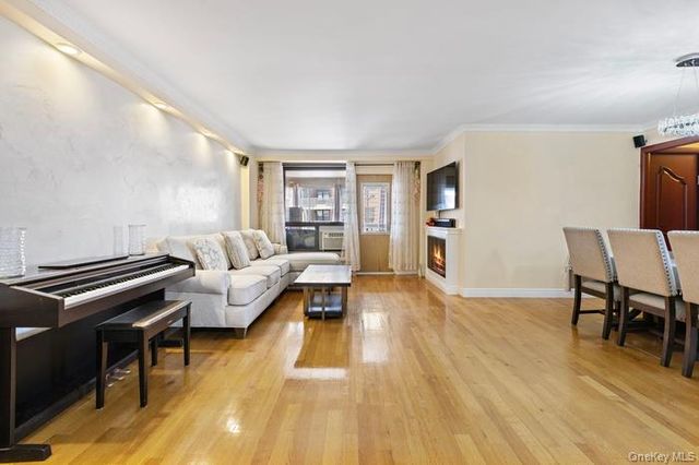 61-35 98th street 15E, Rego Park, NY 11374