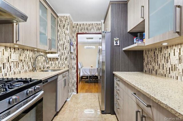 61-35 98th street 15E, Rego Park, NY 11374