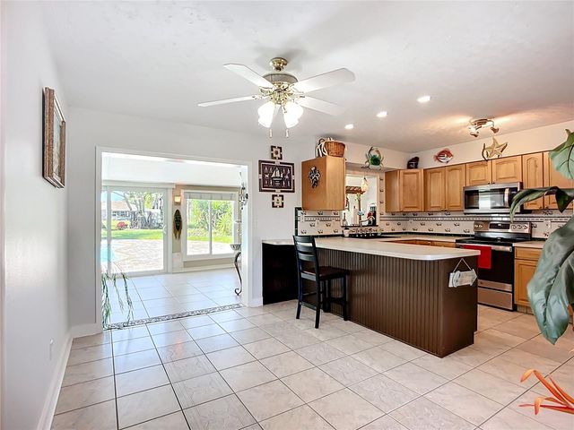 6728 3RD STREET CT W, Bradenton, FL 34207