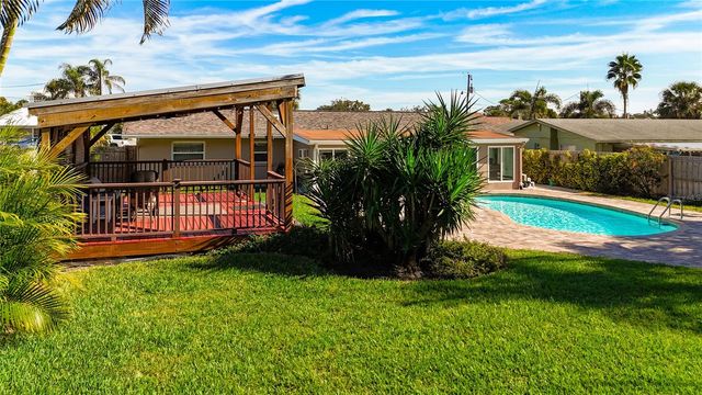 6728 3RD STREET CT W, Bradenton, FL 34207